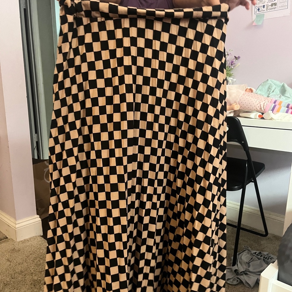 Checkered black patterned long skirt